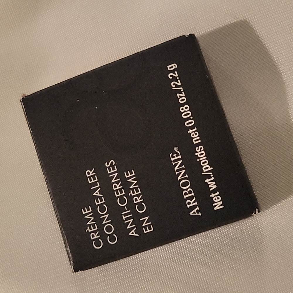 Arbonne creme concealer Light
